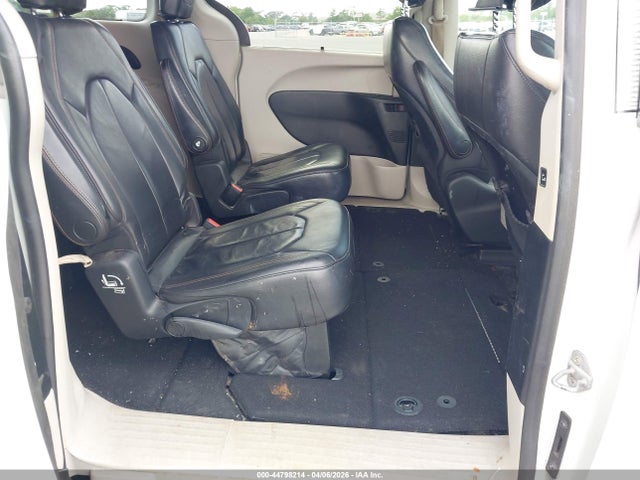 44798214 :رقم المزاد ، 2C4RC1BG6HR621596 vin ، 2017 Chrysler Pacifica Touring-l مزاد بيع