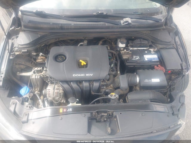 5NPD84LF2JH328221 Hyundai ELANTRA SEL