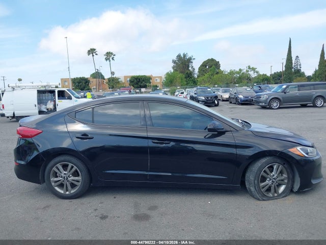 5NPD84LF2JH328221 Hyundai ELANTRA SEL