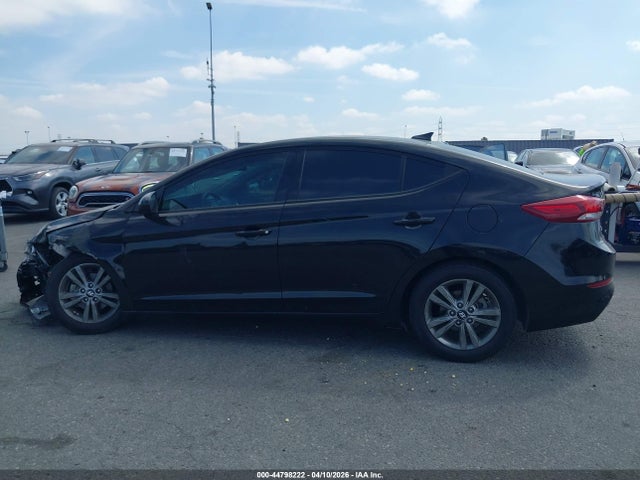 5NPD84LF2JH328221 Hyundai ELANTRA SEL