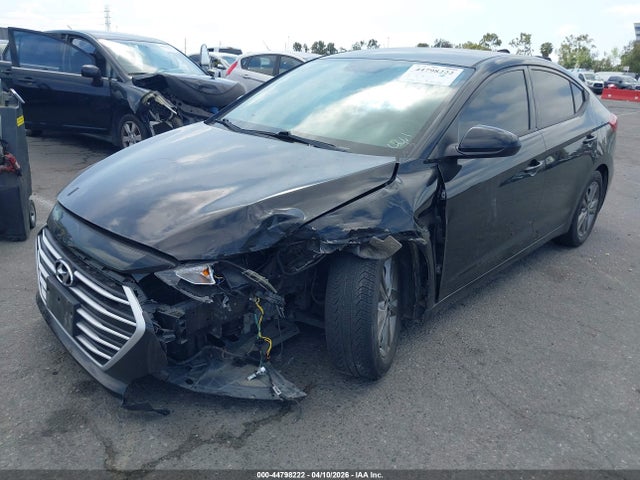 5NPD84LF2JH328221 Hyundai ELANTRA SEL