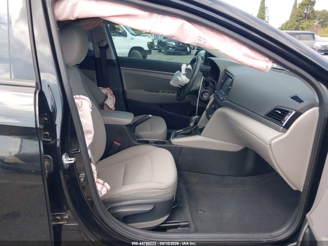 5NPD84LF2JH328221 Hyundai ELANTRA SEL