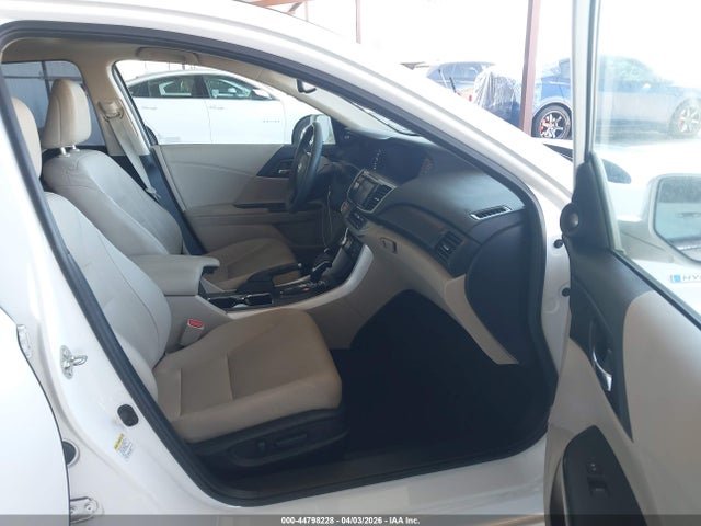 1HGCR6F77FA000074 Honda Accord Hybrid Touring