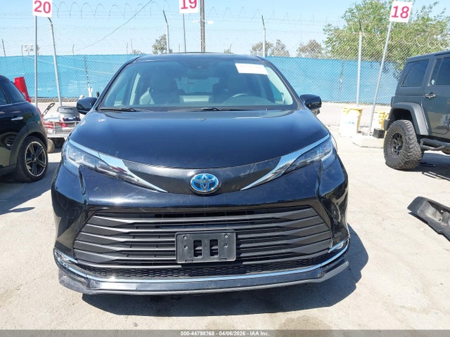 Toyota SIENNA XLE 2021 5TDJRKEC8MS002638 Image 12