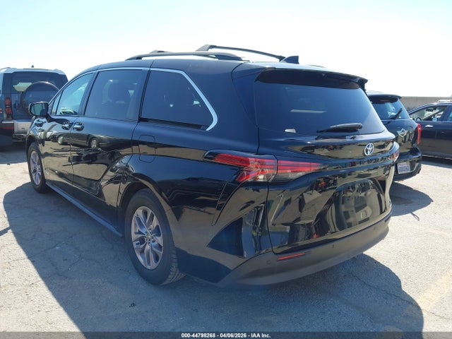 2021 TOYOTA SIENNA 5TDJRKEC8MS002638 Photo 2