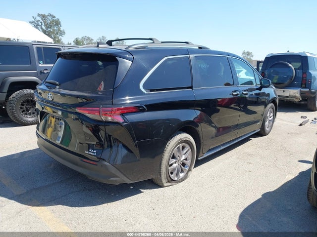 2021 TOYOTA SIENNA 5TDJRKEC8MS002638 Photo 3