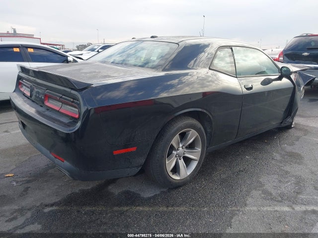 Dodge Challenger Sxt 2018 2C3CDZAG8JH306107 Image 4