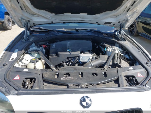 2015 Bmw 528i მანქანა იყიდება აუქციონზე, vin: WBA5A5C5XFD520857, აუქციონის ნომერი: 44798322
