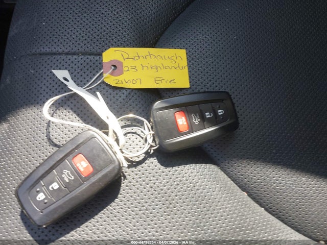 5TDKDRAH2PS043249 Toyota Highlander Limited