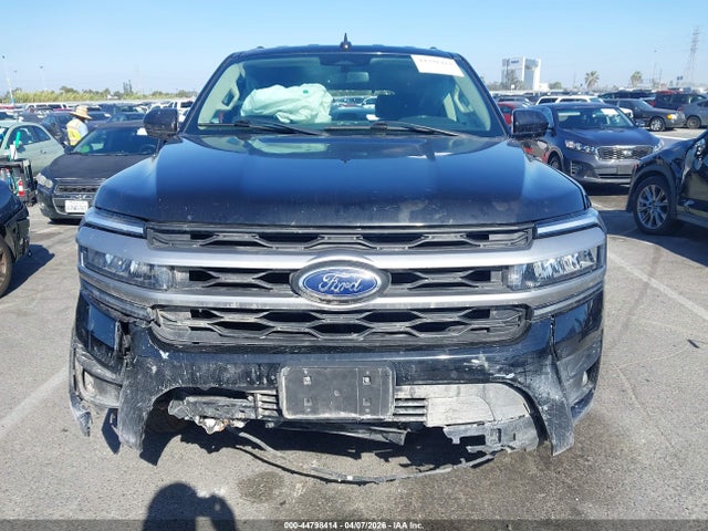 1FMJU1HT2NEA65127 Ford Expedition Xlt