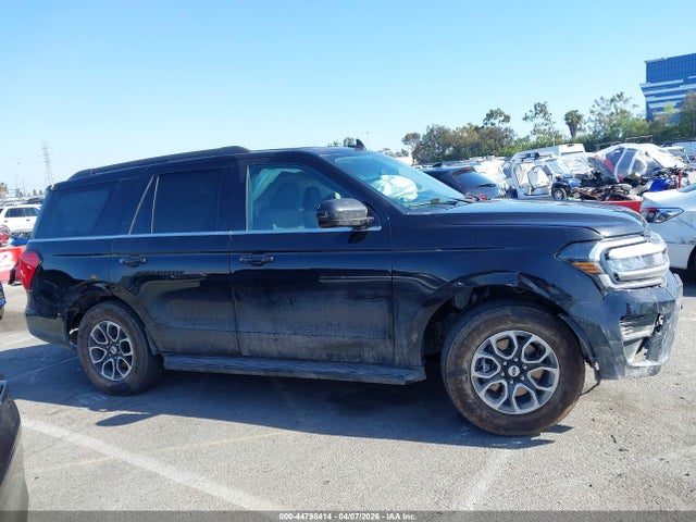 1FMJU1HT2NEA65127 Ford Expedition Xlt