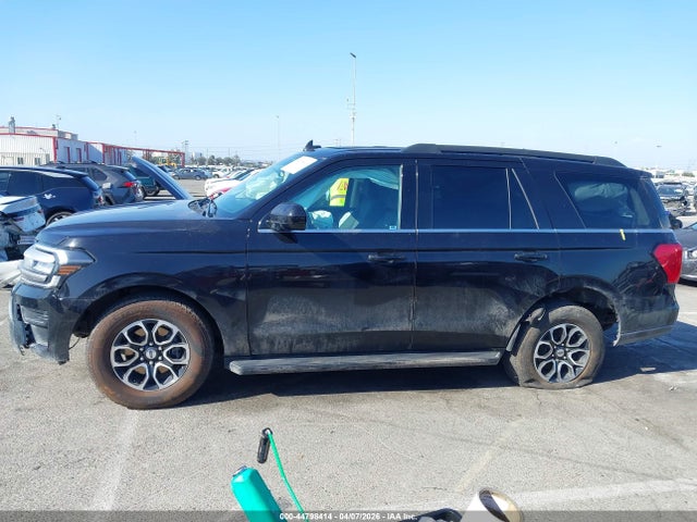 1FMJU1HT2NEA65127 Ford Expedition Xlt