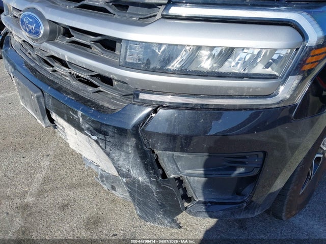 1FMJU1HT2NEA65127 Ford Expedition Xlt