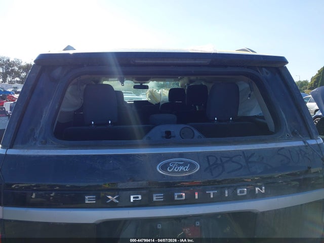 1FMJU1HT2NEA65127 Ford Expedition Xlt