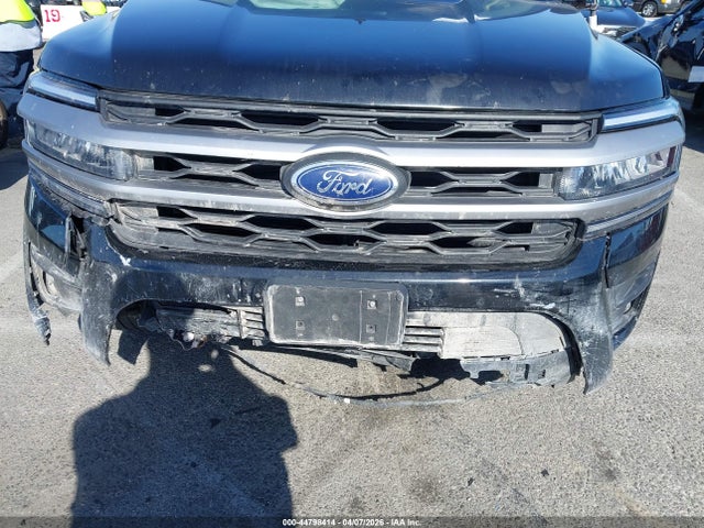 1FMJU1HT2NEA65127 Ford Expedition Xlt
