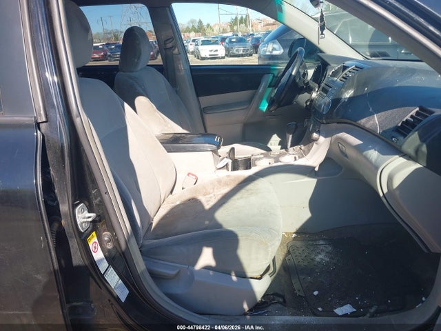 2010 TOYOTA HIGHLANDER 5TDBK3EH2AS005525 Photo 4
