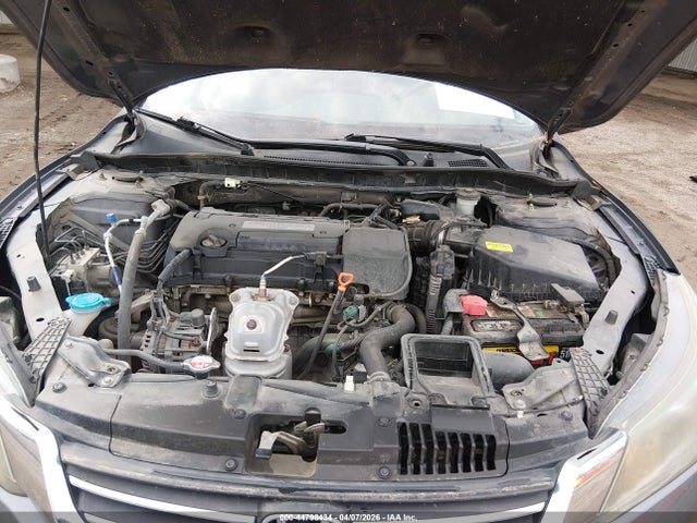 44798434 :رقم المزاد ، 1HGCR2F33FA089938 vin ، 2015 Honda Accord Lx مزاد بيع