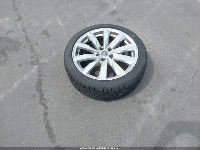 Продажа на аукционе авто 2018 Audi A4 2.0t Tech Ultra Premium/2.0t Ultra Premium, vin: WAUKMAF46JA223813, номер лота: 44798515