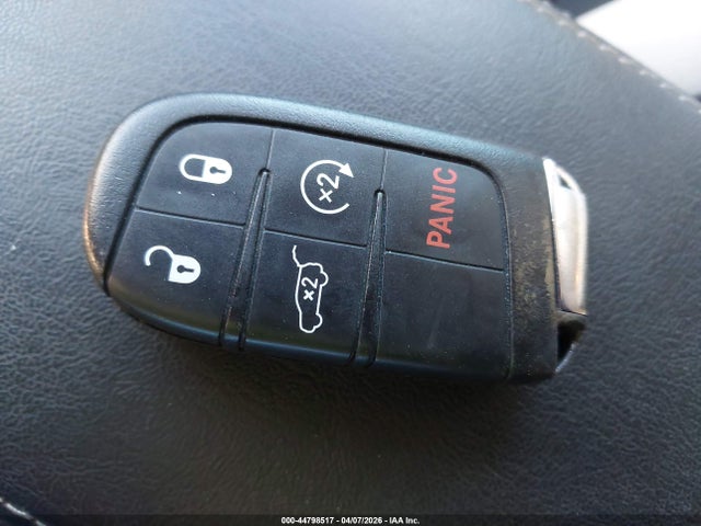 44798517 :رقم المزاد ، 3C4NJCBB1JT228841 vin ، 2018 Jeep Compass Latitude Fwd مزاد بيع