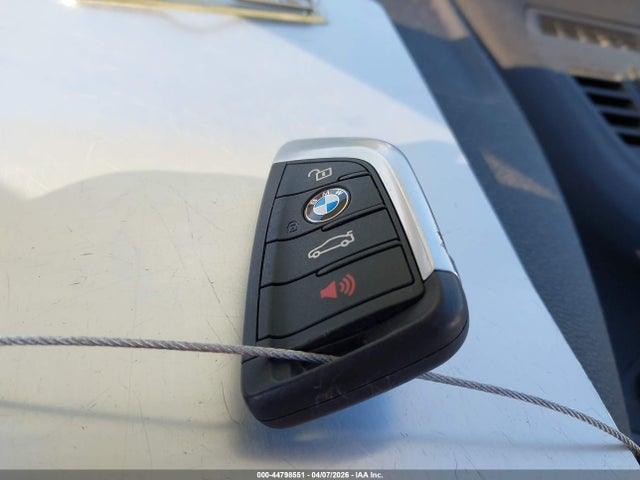 2016 BMW X1 WBXHT3C34G5E47502 Photo 10