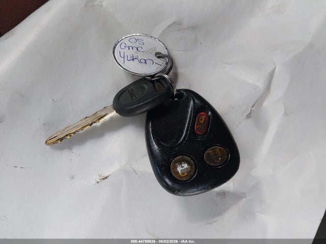44798636 :رقم المزاد ، 1GKEC13T75R225015 vin ، 2005 Gmc Yukon Slt مزاد بيع