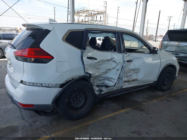 Nissan ROGUE S 2017 KNMAT2MT1HP557465 Image 13