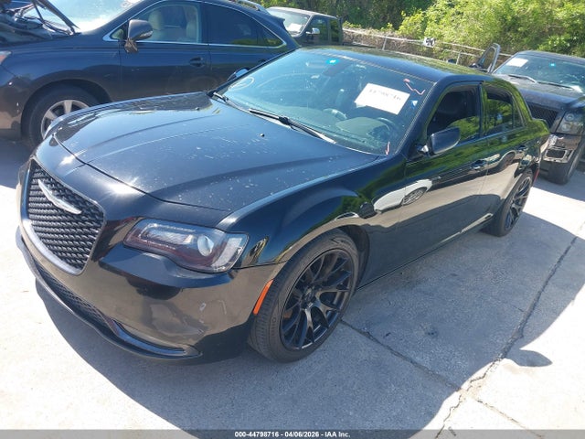 Chrysler 300 300s 2019 2C3CCABG5KH660722 Image 2