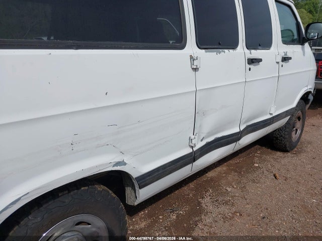 44798767 :رقم المزاد ، 2B4JB25Y4XK560568 vin ، 1999 Dodge Ram Wagon 2500 مزاد بيع