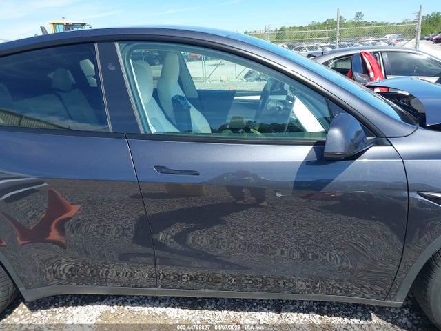 Продажа на аукционе авто 2024 Tesla Model Y Long Range Dual Motor All-wheel Drive, vin: 7SAYGDEE7RA252823, номер лота: 44798827