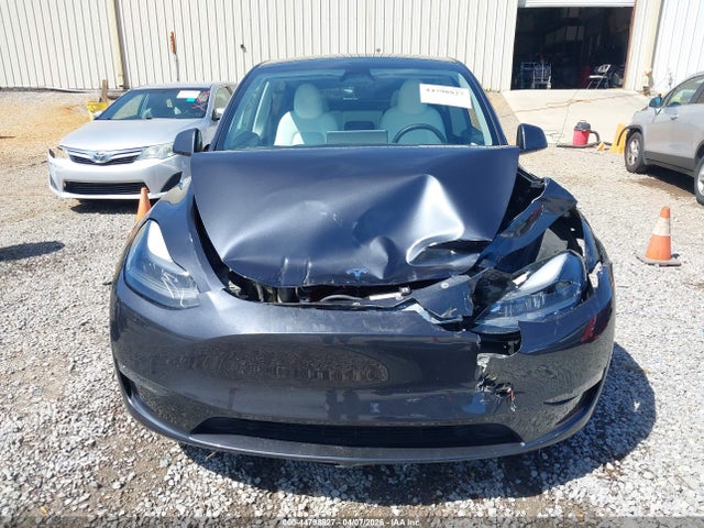 Продажа на аукционе авто 2024 Tesla Model Y Long Range Dual Motor All-wheel Drive, vin: 7SAYGDEE7RA252823, номер лота: 44798827