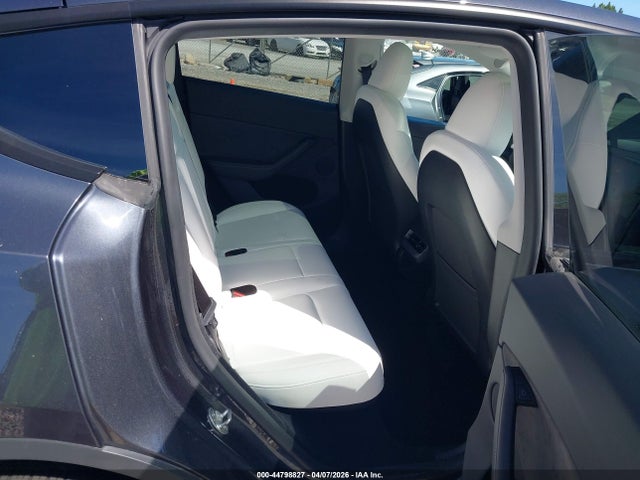 Продажа на аукционе авто 2024 Tesla Model Y Long Range Dual Motor All-wheel Drive, vin: 7SAYGDEE7RA252823, номер лота: 44798827