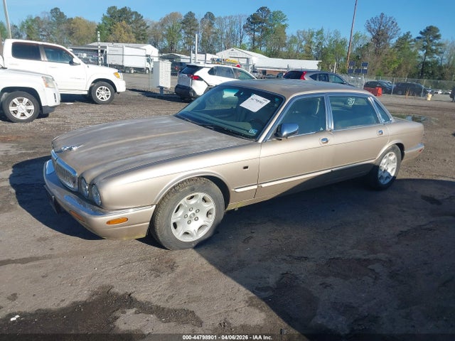 2002 JAGUAR XJ8 SAJDA24C22LF41748 Photo 1