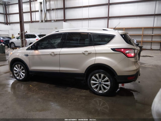 1FMCU9J90HUD41658 Ford Escape Titanium