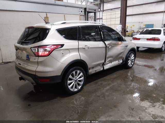 1FMCU9J90HUD41658 Ford Escape Titanium