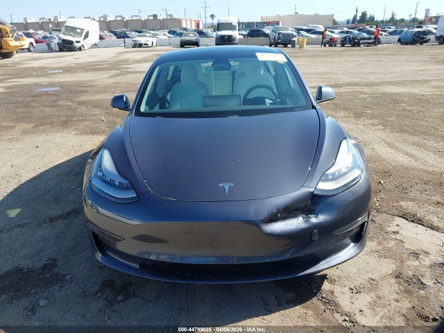 2021 Tesla Model 3 Long Range Dual Motor All-wheel Drive მანქანა იყიდება აუქციონზე, vin: 5YJ3E1EB1MF855117, აუქციონის ნომერი: 44799025