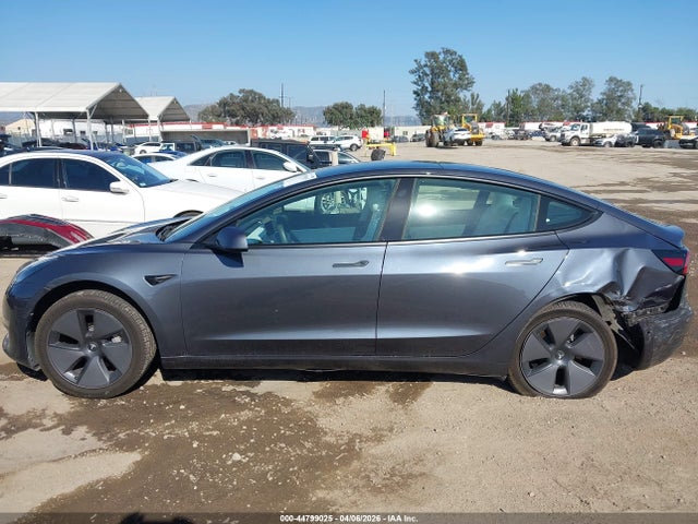 2021 Tesla Model 3 Long Range Dual Motor All-wheel Drive მანქანა იყიდება აუქციონზე, vin: 5YJ3E1EB1MF855117, აუქციონის ნომერი: 44799025