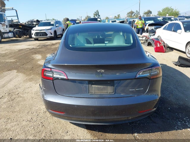 2021 Tesla Model 3 Long Range Dual Motor All-wheel Drive მანქანა იყიდება აუქციონზე, vin: 5YJ3E1EB1MF855117, აუქციონის ნომერი: 44799025