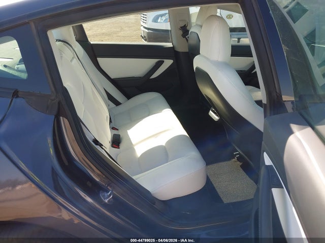 2021 Tesla Model 3 Long Range Dual Motor All-wheel Drive მანქანა იყიდება აუქციონზე, vin: 5YJ3E1EB1MF855117, აუქციონის ნომერი: 44799025