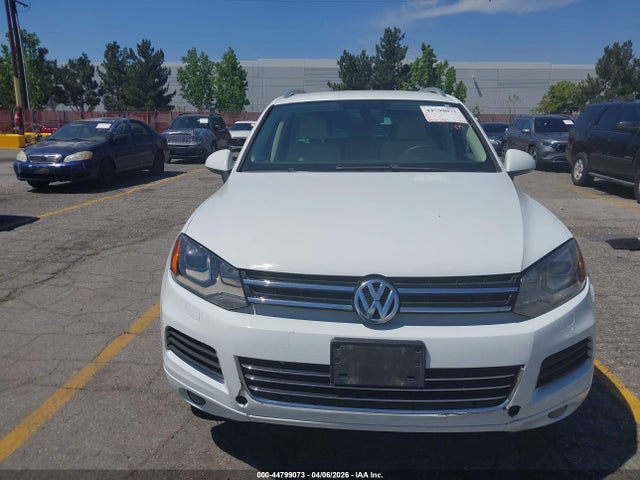 Продаж на аукціоні авто 2014 Volkswagen Touareg 3.6l Sport, vin: WVGEF9BP9ED012503, номер лоту: 44799073