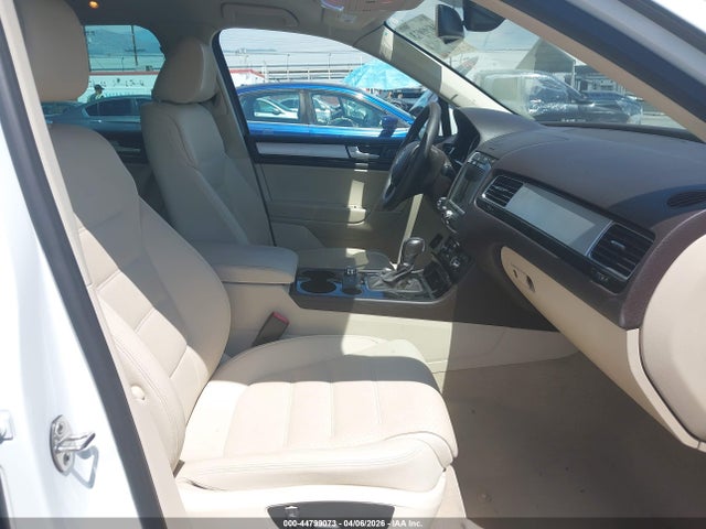 Продаж на аукціоні авто 2014 Volkswagen Touareg 3.6l Sport, vin: WVGEF9BP9ED012503, номер лоту: 44799073
