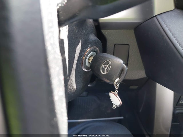 2017 TOYOTA RAV4 JTMZFREV6HJ107865 Photo 10
