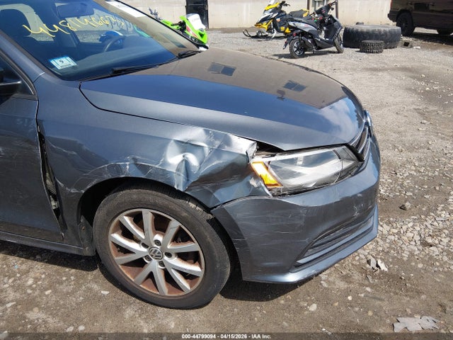 44799094 :رقم المزاد ، 3VWD17AJ2FM239986 vin ، 2015 Volkswagen Jetta 1.8t Se مزاد بيع