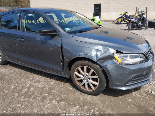 44799094 :رقم المزاد ، 3VWD17AJ2FM239986 vin ، 2015 Volkswagen Jetta 1.8t Se مزاد بيع