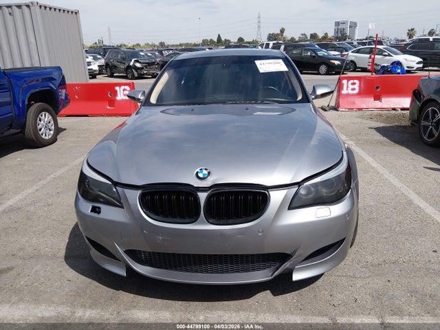 2006 Bmw M5 მანქანა იყიდება აუქციონზე, vin: WBSNB93516B582868, აუქციონის ნომერი: 44799100