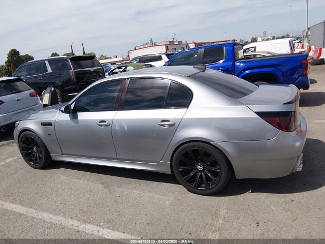 2006 Bmw M5 მანქანა იყიდება აუქციონზე, vin: WBSNB93516B582868, აუქციონის ნომერი: 44799100