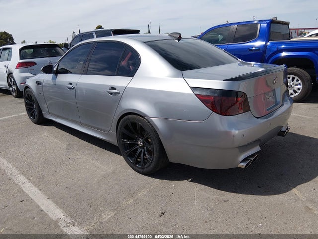 2006 BMW M5 WBSNB93516B582868 Photo 2
