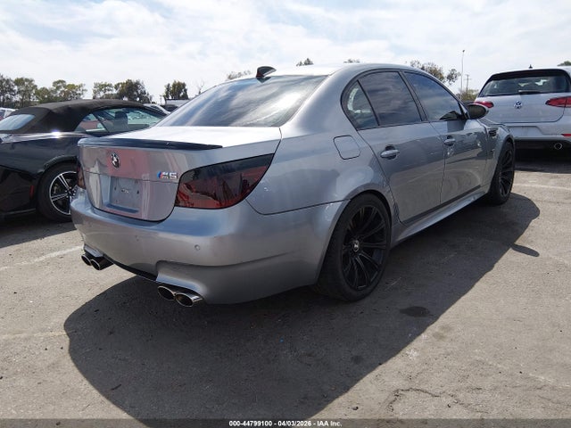 2006 BMW M5 WBSNB93516B582868 Photo 3