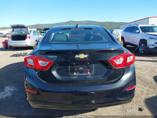 1G1BC5SM0J7137776 Chevrolet Cruze Ls Auto