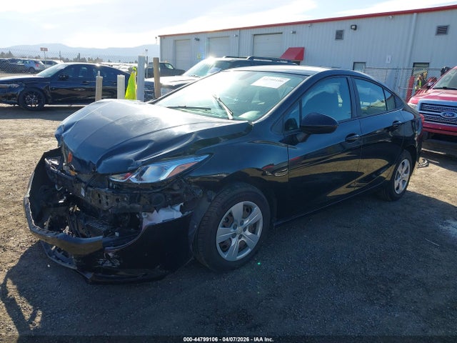 1G1BC5SM0J7137776 Chevrolet Cruze Ls Auto