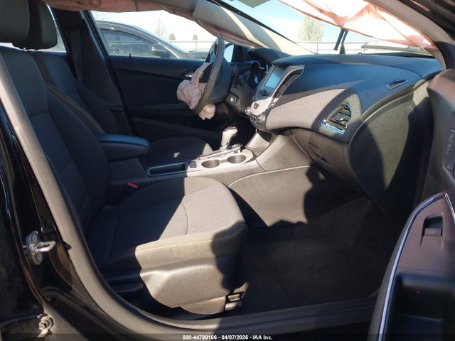 1G1BC5SM0J7137776 Chevrolet Cruze Ls Auto